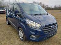 Skats no labās puses priekšā