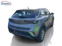 Skats no labās puses aizmugurē