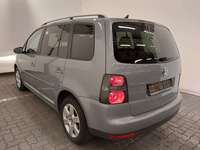 Vue de l’arrière gauche