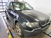 Pogled sprijeda desno