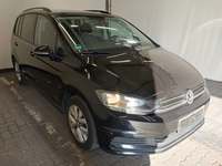 Pogled sprijeda desno