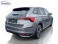 Skats no labās puses aizmugurē