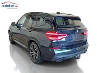 Skats no kreisās puses aizmugurē