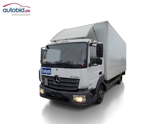 Skats no kreisās puses priekšā