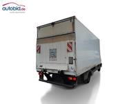 Skats no labās puses aizmugurē