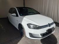 Pogled sprijeda desno