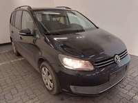 Pogled sprijeda desno