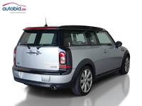 Skats no labās puses aizmugurē