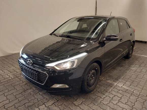 Skats no kreisās puses priekšā