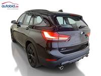 Vue de l’arrière gauche