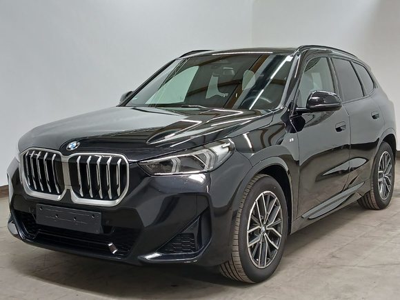 Skats no kreisās puses priekšā