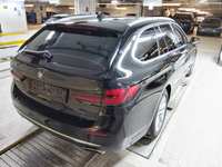 Pogled od pozadi desno