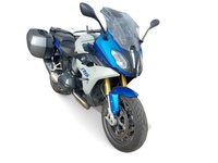 Pogled sprijeda desno