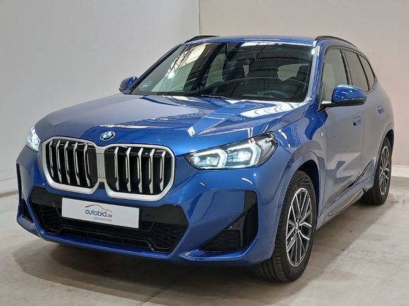 Skats no kreisās puses priekšā