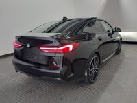 Skats no labās puses aizmugurē