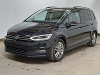 Skats no kreisās puses priekšā