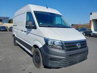 Skats no labās puses priekšā