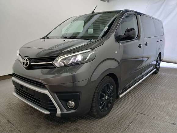 Вид спереди слева