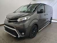 Вид спереди слева