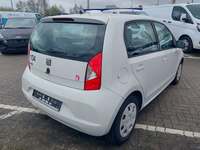 Skats no labās puses aizmugurē