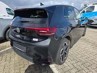 Изглед отзад отдясно