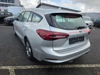 Изглед отзад отляво