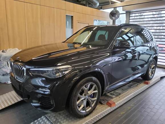 Pogled od napred levo