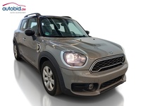 Skats no labās puses priekšā