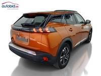 Skats no labās puses aizmugurē