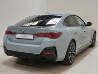 Skats no labās puses aizmugurē