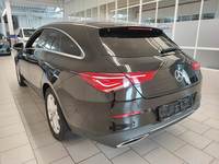 Pogled od pozadi levo