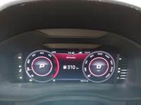 Pohled na přístrojovou desku