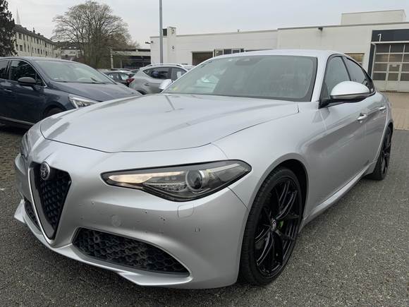 Pogled sprijeda lijevo