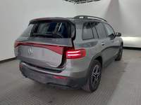 Skats no labās puses aizmugurē