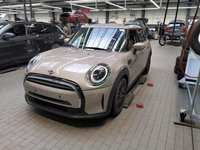 Pogled sprijeda lijevo