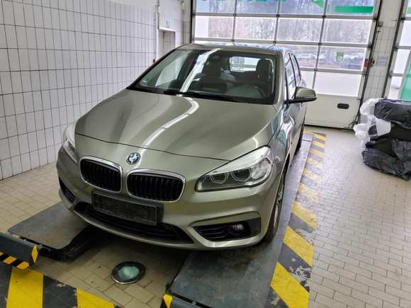 Náhled zpředu zleva