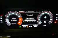 Pohľad na združený prístroj na palubnej doske