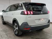 Vue de l’arrière gauche