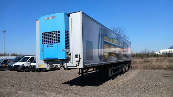 Skats no kreisās puses priekšā