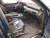 Вид на салон