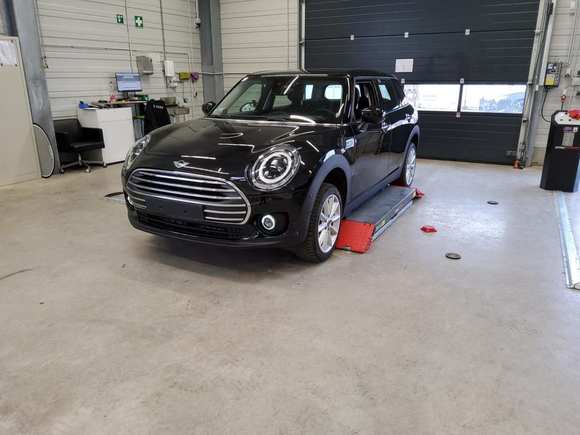 Pogled sprijeda lijevo