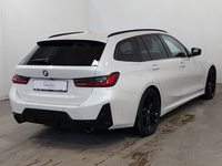 Skats no labās puses aizmugurē