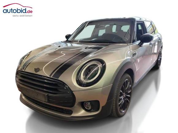 Skats no kreisās puses priekšā