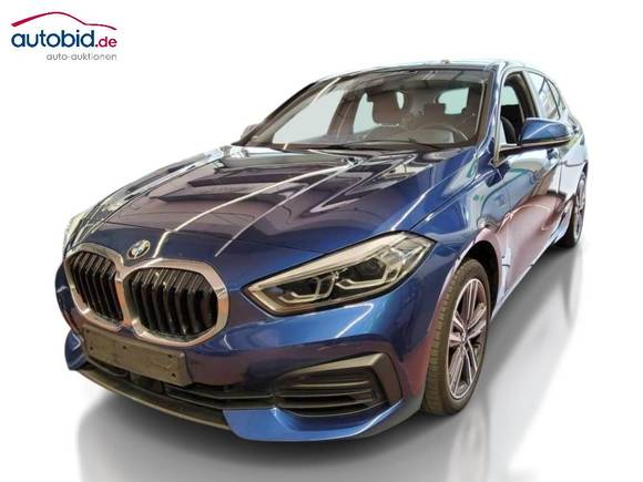 Skats no kreisās puses priekšā