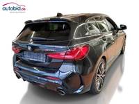 Skats no labās puses aizmugurē