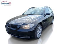 Skats no kreisās puses priekšā