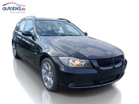 Skats no labās puses priekšā