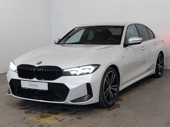 Skats no kreisās puses priekšā