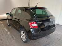 Вид сзади слева