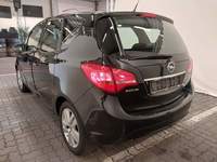 Vue de l’arrière gauche